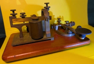 ANTYK MANHATTAN ELEC. SOUNDER TELEGRAGPH i ZESTAW KLUCZY TELEGRAFICZNYCH (Ładny) - Zdjęcie 1 z 12