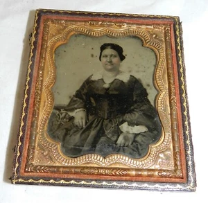Vintage Ambrotype ? Photograph of Woman - in half case - Picture 1 of 4