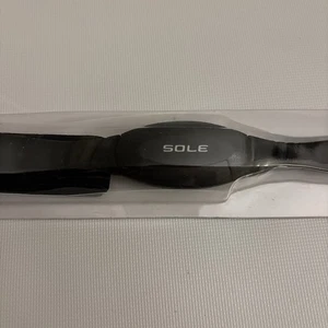 Transmisor de monitor de ritmo cardíaco integrado con suela correa negra para el pecho - Imagen 1 de 3