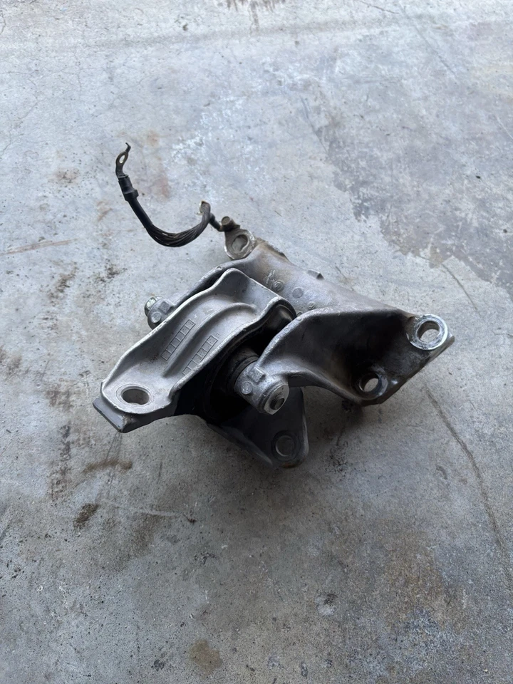 2012-2015 Honda Civic SI M.T Transmission Mount - 2.4L Si   - Image 1 of 4