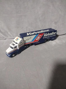 VALVOLINE ROUSH RACING 1993 LE 1/64 MARK MARTIN DIECAST TRANSPORTER - Picture 1 of 5