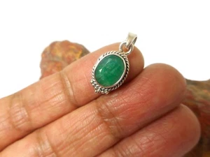 Small Green Oval  Emerald Sterling  Silver  925 Gemstone  Pendant - Picture 1 of 6