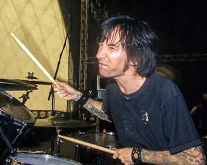 Amen - Shannon Larkin - Official Tattoo the Earth 2000 Print - 8x10 Photo - Picture 1 of 4