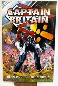 Captain Britain by Alan Moore & Alan Davis (Marvel 2002) TPB - Picture 1 of 4