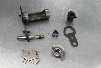 Bonito lote de piezas OEM 1982 Honda XL250R usadas OEM Foto 1 de 4