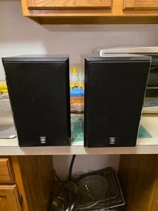 YAMAHA NX-E400 speakers Piano Black Gloss Finish - Picture 1 of 7
