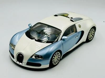 1:18 Bugatti EB Veyron 16.4 Production Car -- Pearl Ice/Blue -- AUTOart 70908 - Image 1 of 4