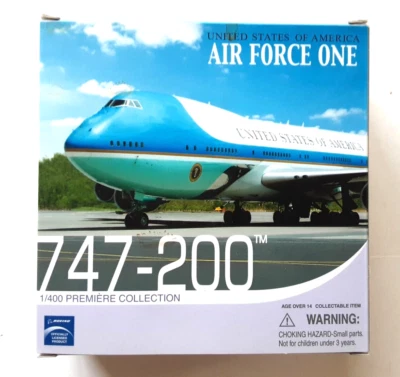 Dragon Wings Air Force One B 747-200/VC-25A Tail #29000 1:400 Scale New in Box - Image 1 of 4