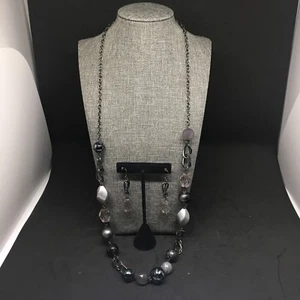 Juego de collar y pendiente con cuentas negras y grises para mujer con acabado de estaño - Imagen 1 de 4