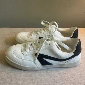 DV by Dolce Vita Ladies' Size 6.5 Sneaker Shoes, White/Black Vasser - Picture 1 of 17