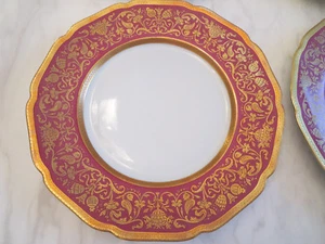 10 Hutschenreuther Hohenberg Antoinette Red & Raised Gold Dinner Scallope Plates - Picture 1 of 11