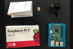 Raspberry Pi 3 Model B with case - Picture 1 of 6