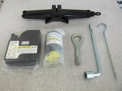 Kit de herramientas DAIHATSU Taft 2020 6BA-LA900S [usado] [PA106744856] Foto 1 de 3