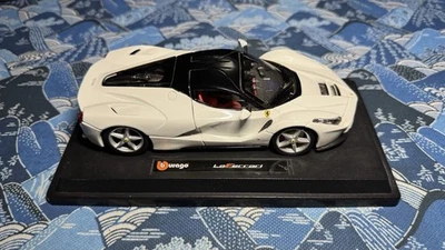 FERRARI LAFERRARI 1: 24 压铸模型汽车 BURAGO 出品 — 第 1/4 张图片