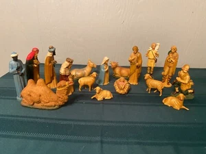 1960s VINTAGE HARD PLASTIC CHRISTMAS NATIVITY SET - 17 Piece - Picture 1 of 4