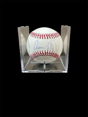 Fanáticos del béisbol de las Grandes Ligas firmados por Aaron Judge autenticados Foto 1 de 4