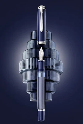 Caneta tinteiro Pelikan Souveran M815 listrada de metal azul - Imagem 1 de 4