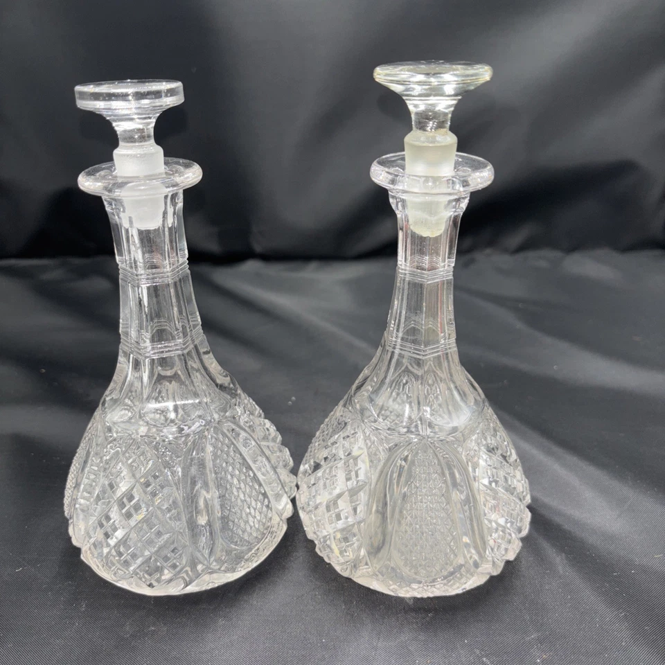 EAPG Tarentum Glass Co HARVARD; Harvard Yard Colonia / Botella de perfume 1896 Foto 1 de 4
