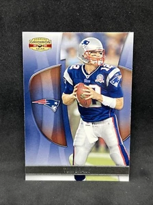 2009 Donruss Gridiron Gear Tom Brady New England Patriots #91 Buccaneers - Picture 1 of 2