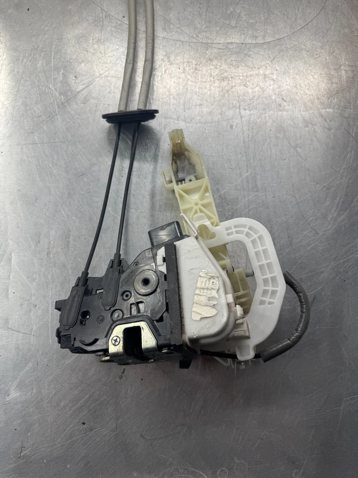 Actuador de cierre de cerradura de puerta de pasajero delantero KIA Optima 2016-2020 OEM 81325-D5010 Foto 1 de 4