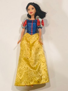 blancanieves barbie