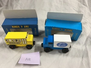 Wooden Mister Rogers Neighborhood Speedy Delivery Truck 2005 School Bus 2004 AH - Picture 1 of 4