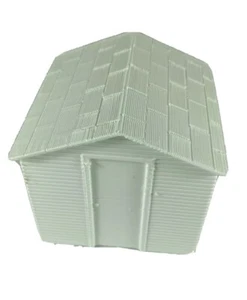 Cobertizo de revestimiento de tablero a escala 1:87 10' por 10' (1,5") con puerta blanca - Imagen 1 de 6