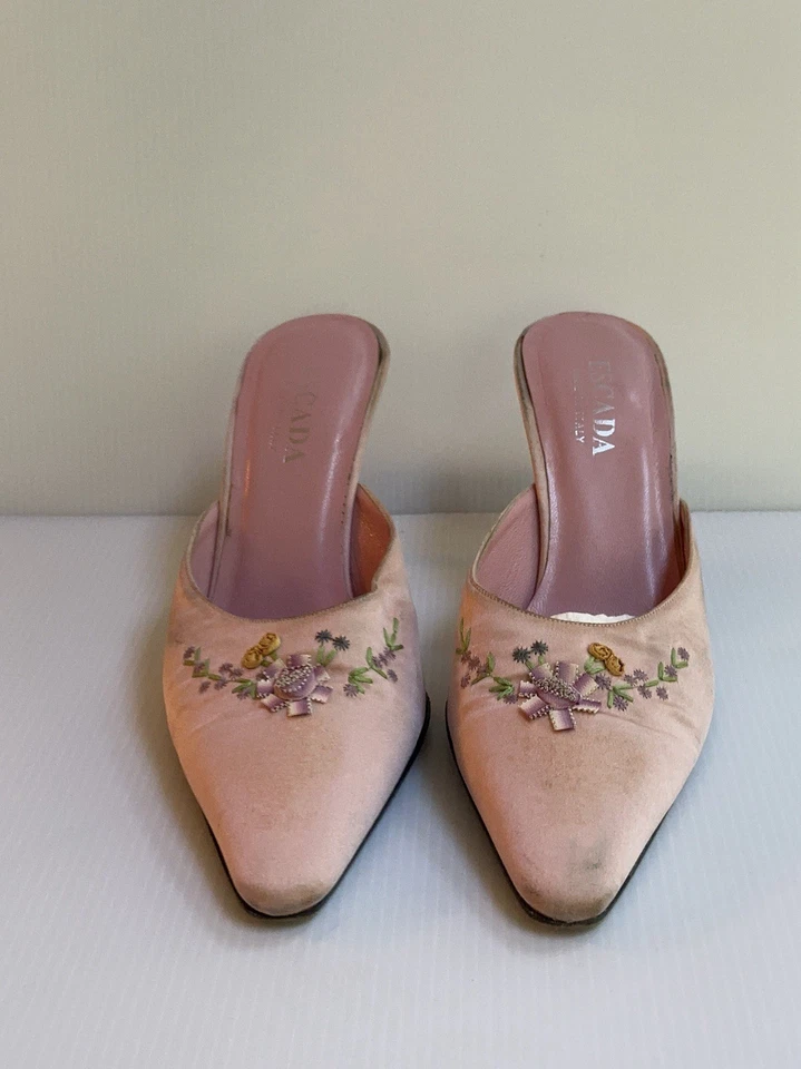VTG 90’S ESCADA AUTH. PINK SILK EMBROIDERED KITTEN HILL 3.5” MULE SZ 8.5B ITALY - Image 1 of 4