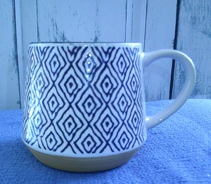 Geometric Pattern Coffee Mug/Cup GLOBAL DESIGN CONNECTIONS - Picture 1 of 3