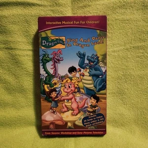 Dragon Tales - Sing and Dance in Dragon Land (VHS, 2005) Kinder Cartoon Rarität selten - Bild 1 von 3