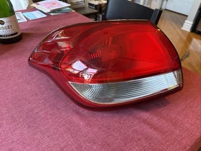 Подлинный комплект задних фонарей Forte5 Forte5 2014-2018 годов слева 92401-A7130 - Изображение 1 из 4