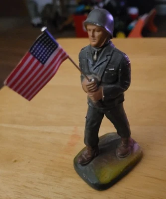 De colección Segunda Guerra Mundial J.H.Miller 1950 Tiza Soldado Llevando Bandera Foto 1 de 2