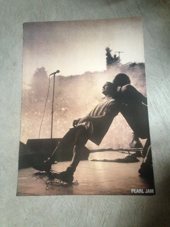 Pearl Jam live in concert 23" x 33" poster - Eddie Vedder - NEW, shipped rolled
