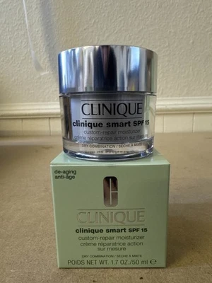 NEW Clinique Smart Custom Repair Moisturizer  SPF 15 -  50ml - Image 1 of 4