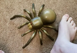 Discovery RC Tarantola Spider Telecomando Giocattolo con Occhi Luminosi per Bambini Nuovo - Foto 1 di 10