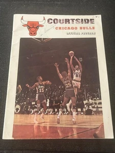 1972 Chicago Bulls vs Seattle Sonics Programm handsigniert von Don Kessinger Cubs - Bild 1 von 4