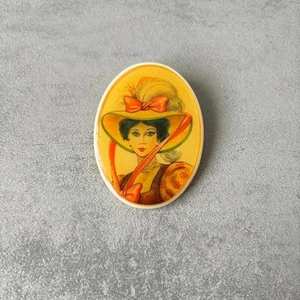 Spilla con dama - Foto 1 di 3