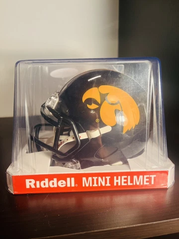 IOWA HAWKEYES - Riddell Speed Mini Helmet NIB Cover