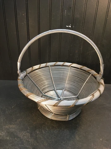 Heavy Brass , Aluminum Wire Weave EGG Basket 12 inch. Farm Home Country Decor Cover