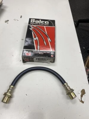 PARA DAIHATSU CHARADE 1.0 G10 1978-1983 FRENO DELANTERO MANGUERA FLEXIBLE SE ADAPTA A IZQUIERDA Y DERECHA - Imagen 1 de 2