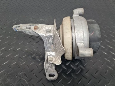 AUDI A8 MK4 (D5) 2017-2024 3.0 TDI HYBRID RIGHT GEARBOX MOUNTING 4M0399152Q - Image 1 of 4