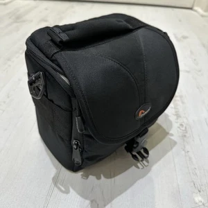 LOWEPRO LP 103 Camera / Camcorder Black Shoulder Bag - Picture 1 of 4