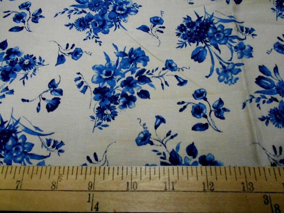 30" Azul Floral sobre Tela Tostada Foto 1 de 1