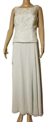 Vestido formal David's Bridal tamanho 12 verde perfeito pálido longo frisado renda chiffon - Imagem 1 de 4