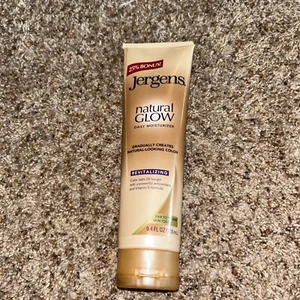 Jergens Natural Glow Revitalizing Daily Moisturizer Fair To Medium Skin Tone 9.4 - Picture 1 of 3
