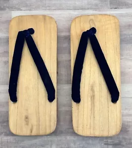 Pair of Japanese Wood Shoes 11" Sandals Clogs Slippers - Picture 1 of 8