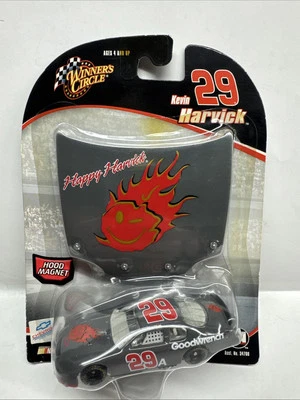 (B9) 1/64 2005 Kevin Harvick Winner’s Circle coche de prueba con capucha ¡Oferta de envío! Foto 1 de 3