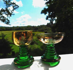 2 ANTIK - ROEMER HOCHZEIT WEINKELCHE - GOLD GEÄTZT GRÜNER GLASSTIEL GOLDBÄNDER - Bild 1 von 8