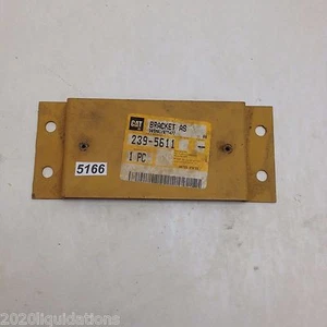 CAT Bracket Assembly Caterpillar 239-5611 #5166 - Picture 1 of 3