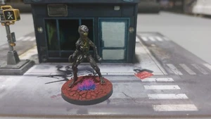 Cmon Games Zombicide  2.0  Urban Legends Abductor  Survivor Painted - Picture 1 of 4